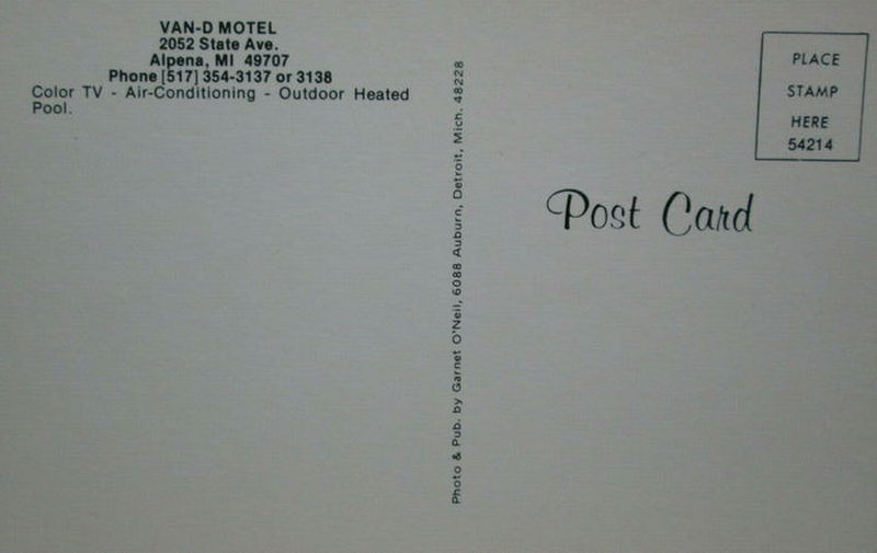 Big Bear Lodge (Burks Motel, Van-D Motel) - Old Postcard (newer photo)